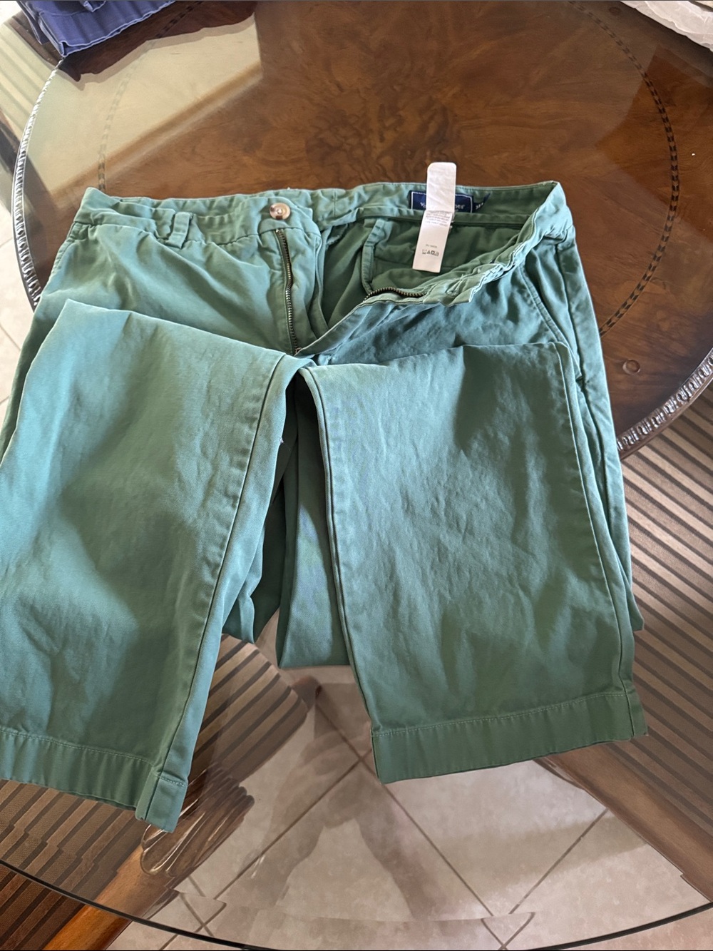 Men’s size 33 vineyard vines breaker pants